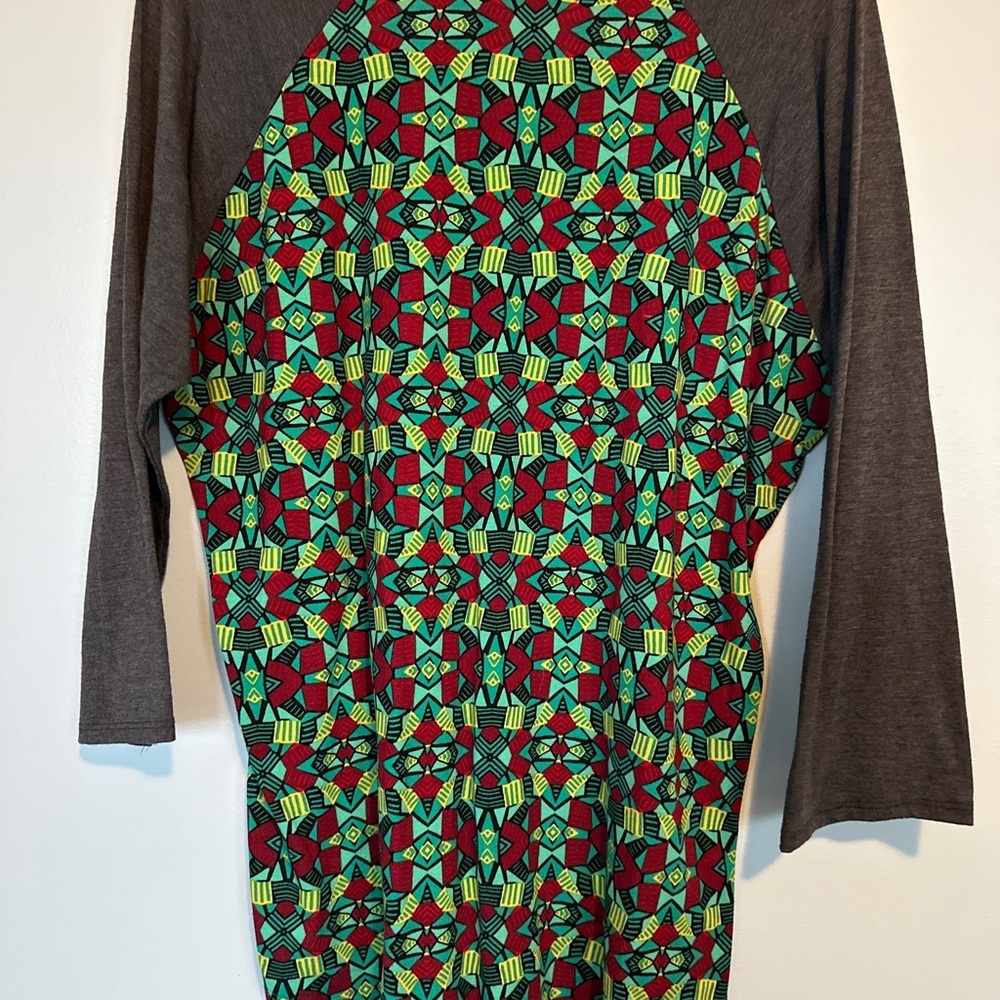 LuLaRoe Multicolor Raglan Top - Picture 2 of 3